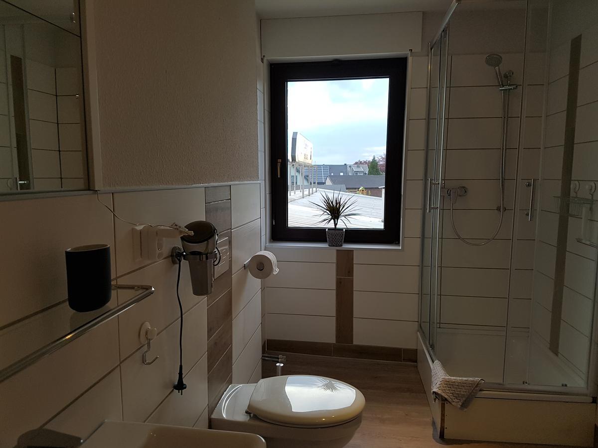 Landgasthof Schaenzer Voerde Esterno foto